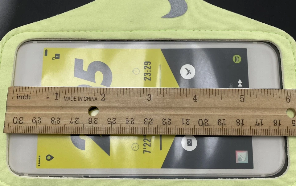 Nike Arm Band Plus, Adjustable Strap Running Phone Case, Fits Plus-Size Phones - Image 3 of 4