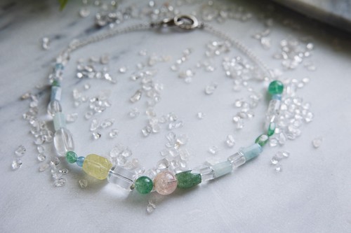 Natural Stone Crystal Beaded Necklace Green Blue Yellow White Crystal Necklace - Picture 5 of 7