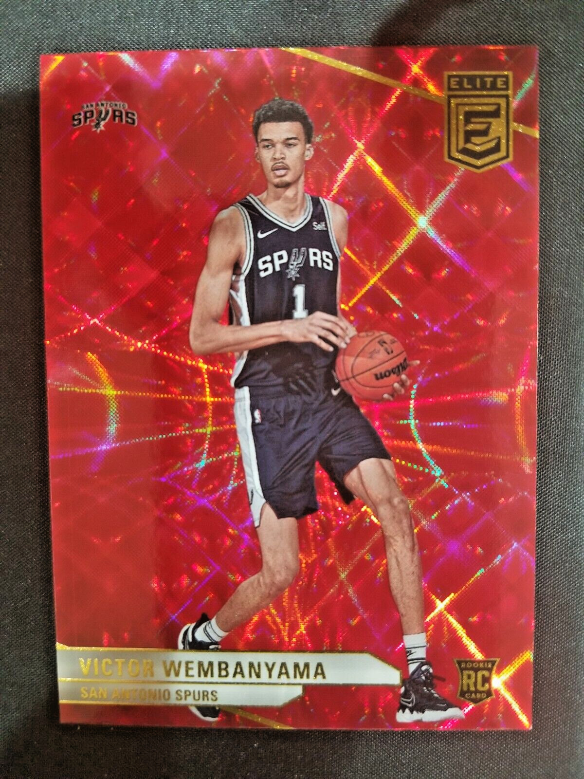 2023/2024 VICTOR WEMBANYAMA PANINI ELITE RED WAVE SSP ROOKIE CARD #231 S A SPURS