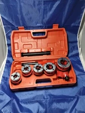 Complete Pipe Threader Kit Ratcheting Pipe Threading Tool Set  6 Dies Near Mint