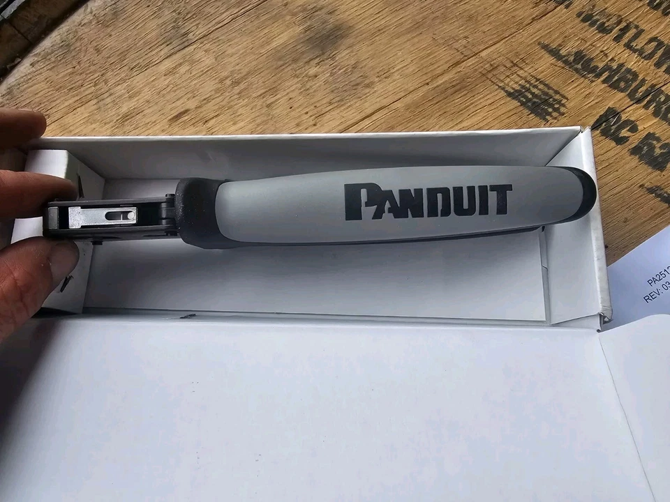 PANDUIT CT-1104 CONTROLLED CYCLE FERRULE CRIMPING TOOL 10-6 AWG 2,5-16 MM² - Image 4 of 4