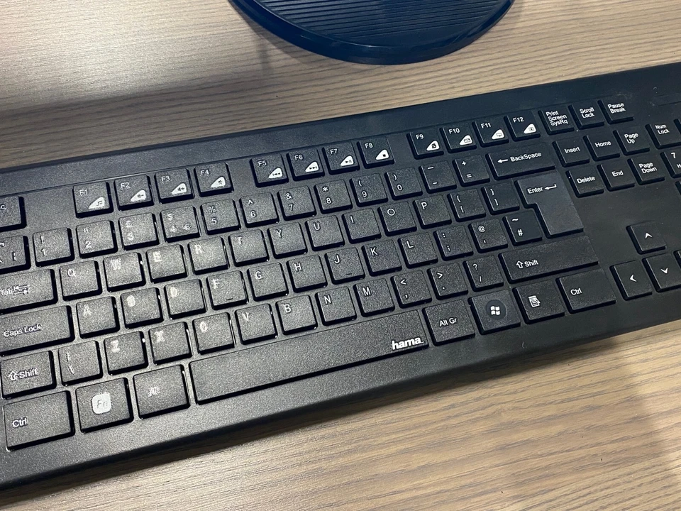 Refurbed P3 Desktop PC Computer with 24" LED HD Monitor i7 16GB Windows 7 Pro - Image 3 of 4