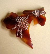 439 / Resin Clasp Turtle Mode And Swarovski Crystal