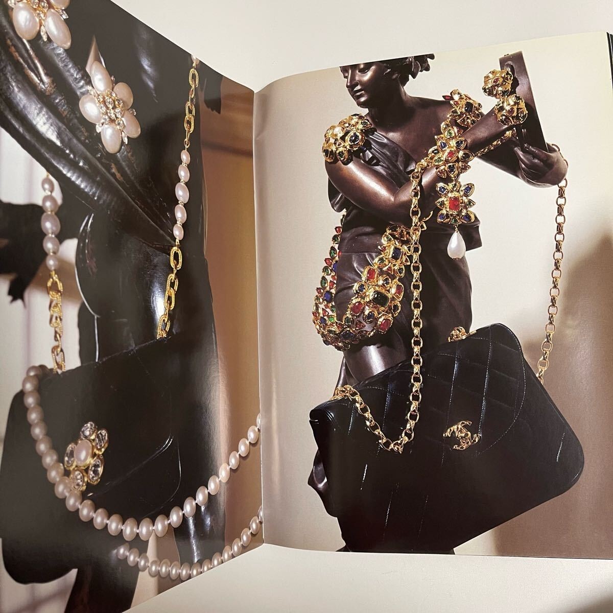 CHANEL Catalog Fall-Winter 1992-1993 Collection Book From Japan Rare Vintage thumbnail 4