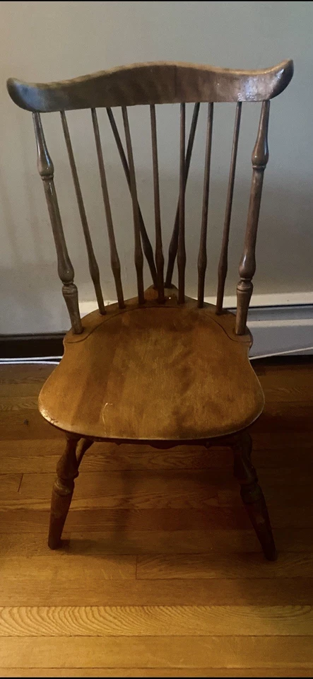 Виндзорские стулья с вентилятором сзади Nichols & Stone, сделаны в массе Гарднера (всего 5 стульев) - Изображение 3 из 4