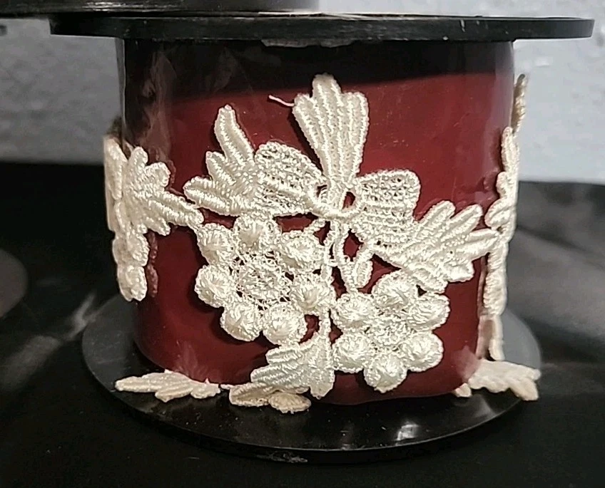 Wrights 100% Rayon Trim Lace - Image 2 of 4