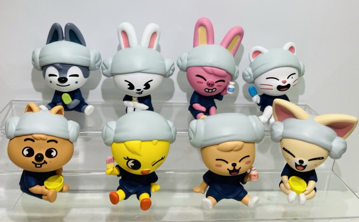 Stray Kids SKZOO SAUNA FIGURE GASHAPON BANDAI official WolfChan