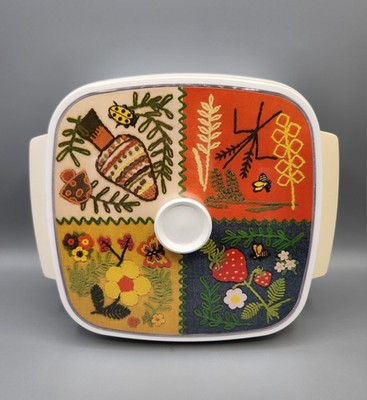 Vtg Country Patchwork West Bend Thermo Serving with lid 2 Qt Casserole 60s