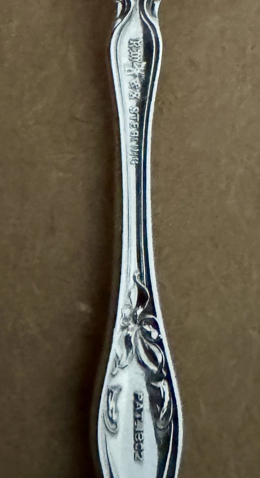 ART NOUVEAU WALLACE IRIAN 4 5/8” TENEDOR DE FRESA ESTERLINA PIEZA ANTIGUA ¡ESTADO NÍTIDO!! Foto 4 de 4