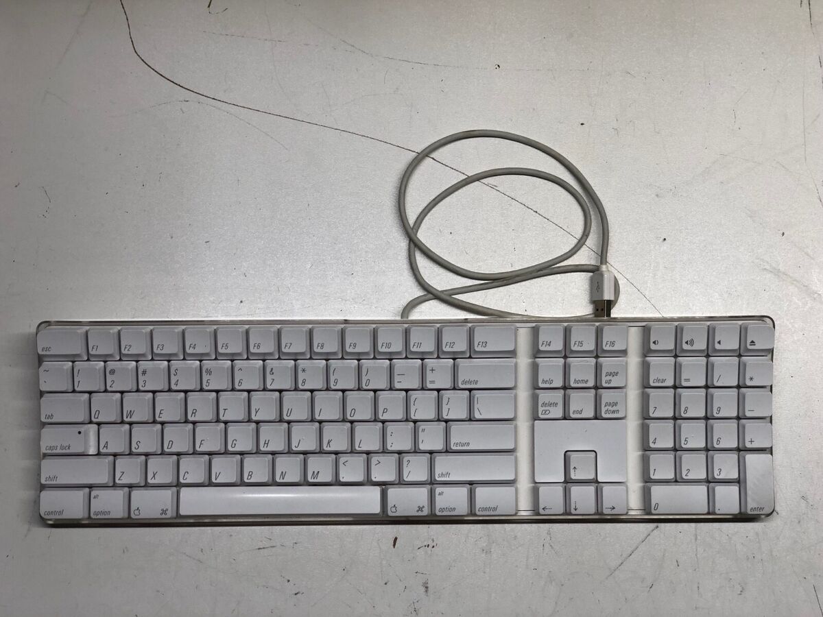 Apple A1048 Wired Keyboard With Two USB Ports SPACEBAR DOES
