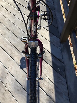 GT OUTPOST HYBRID 26