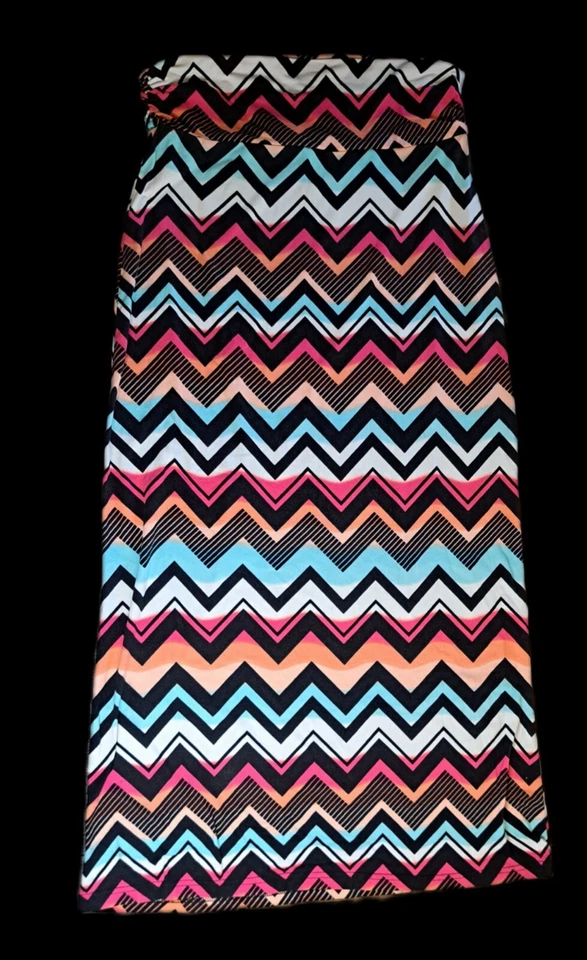 Maxi Falda Larga Rue 21 Mujer Talla Mediana Rosa Azul Zig Zag Chevron Foto 2 de 4