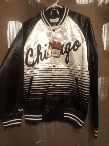 *new* Chicago Bulls Jacket Mitchell Ness NBA Hardwood Classic Satin Mens S RARE