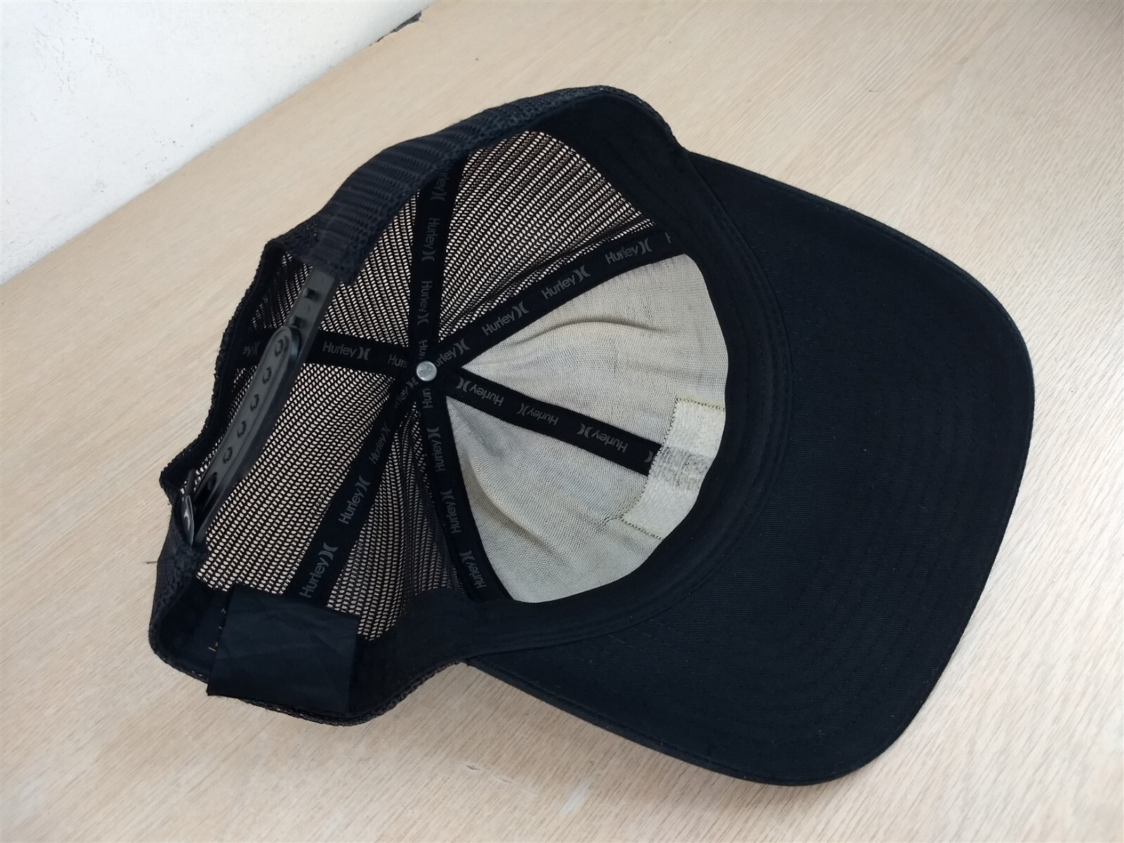 HURLEY LOGO PATCH ADJUSTABLE SNAPBACK TRUCKER/MES… - image 13