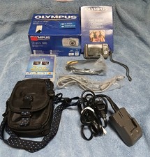 Olympus Stylus 600 Digital 6.0MP 5x Zoom Camera W/All Accessories USED