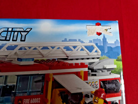 ▰▰  RETIRED 2013 ▰▰ LEGO City 60002 FIRETRUCK NEW Sealed Firefighter READ NOTES