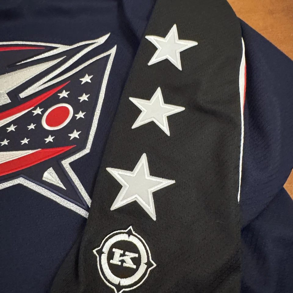 VINTAGE Columbus Blue Jackets Jersey Mens Extra Large Blue Air Knit NHL KOHO - Image 4 of 4