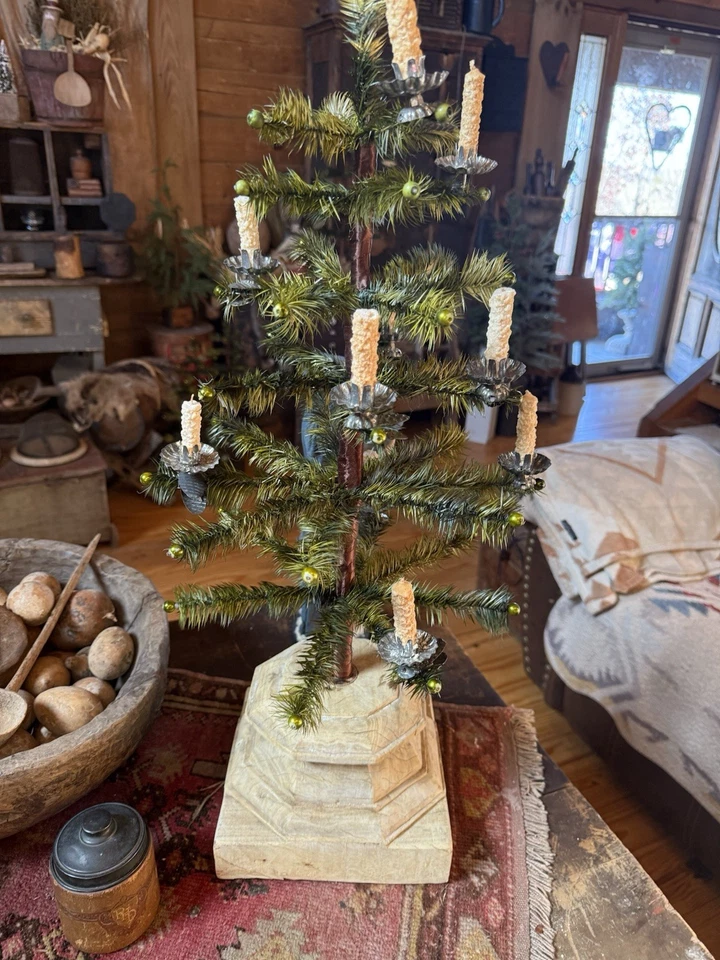 Impresionante árbol de Navidad primitivo pedestal de madera antiguo artículos de cabina tempranos Foto 3 de 4