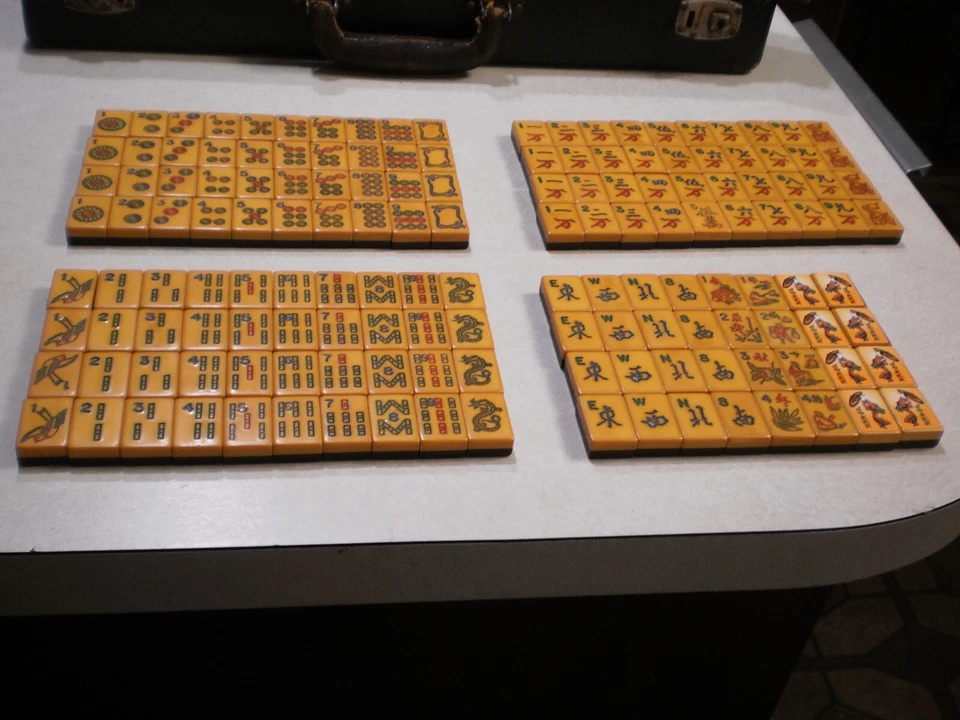 VTGE FAB MAH JONG MAJONG SET BURGUNDY CATALIN BAKELITE 152 TILES EXCLNT USED CND - Image 3 of 4