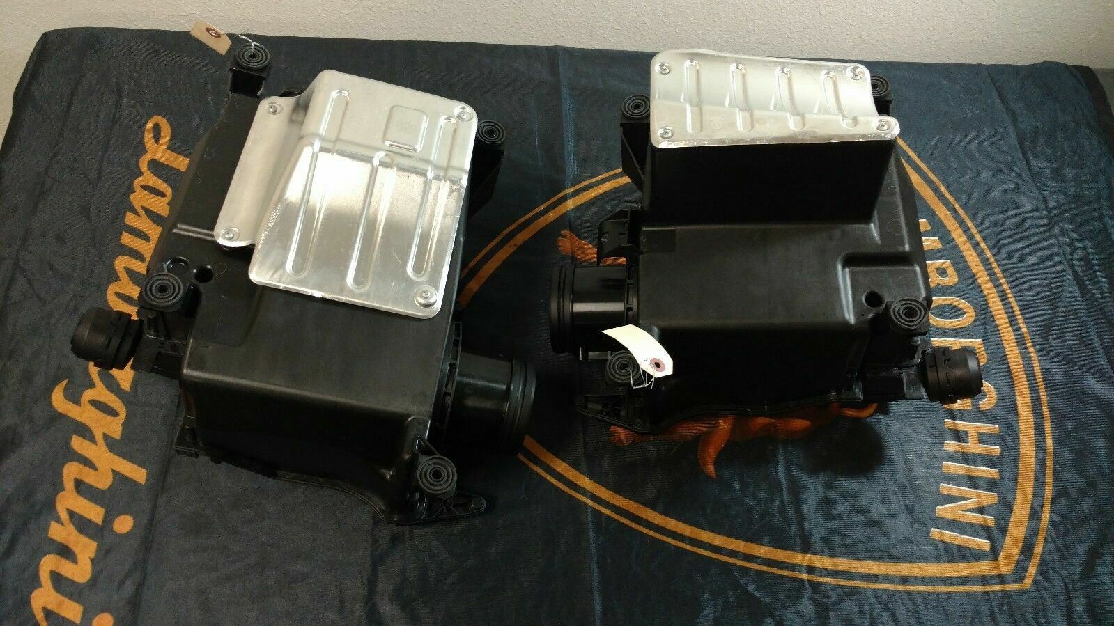 AUDI R8 REAR AIR INTAKE BOX SET CARBON FIBER OEM 4S0133837P 4S0133838P