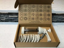 The Pampered Chef Cookie Press Model 1525 in Box MINT CONDITION