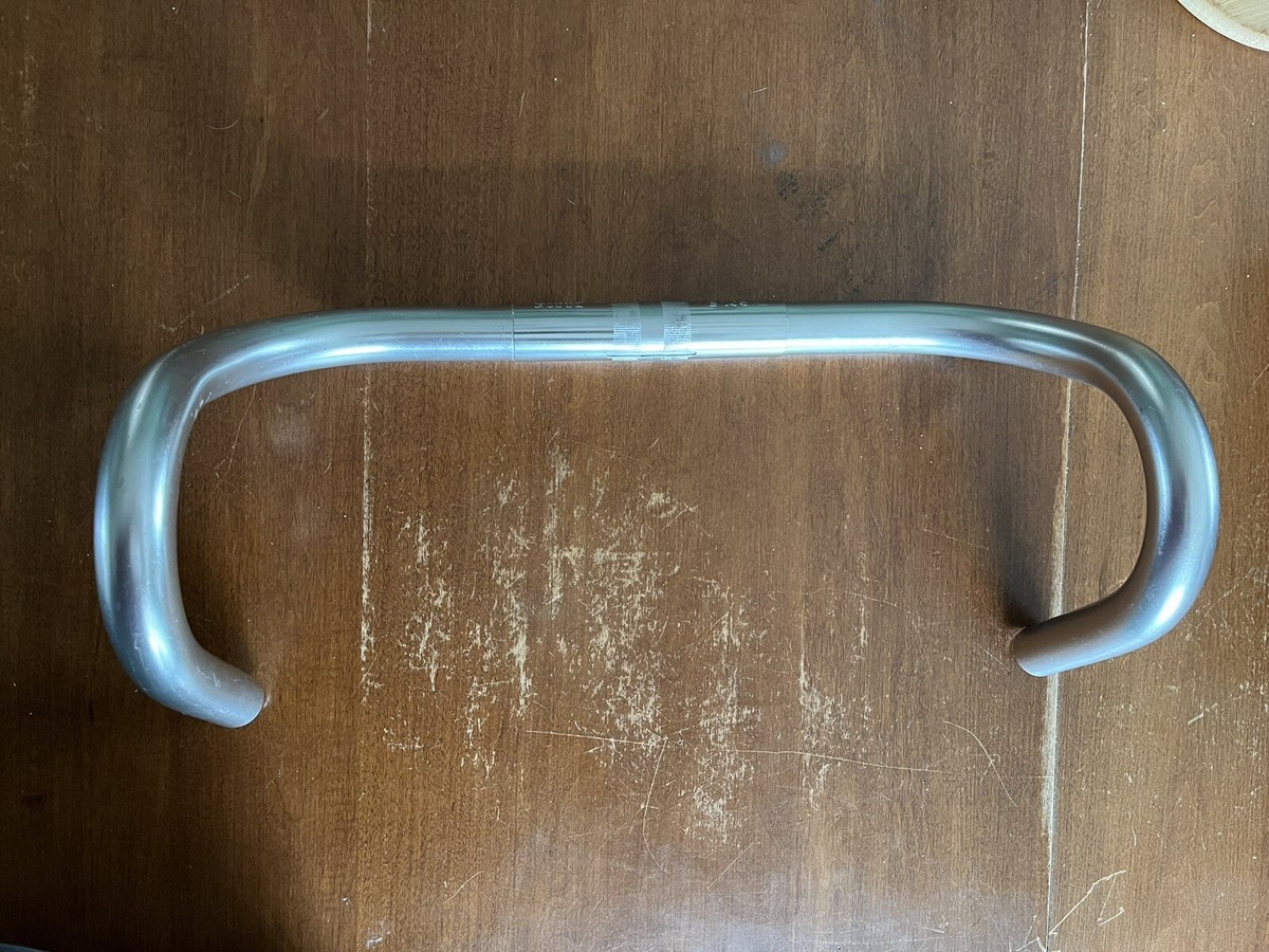 Nitto B105 RD 135mm Drop Handlebars 25.4x370mm 37cm Silver Nitto B105 RD 135mm Drop Handlebars 25.4x370mm 37cm Silver