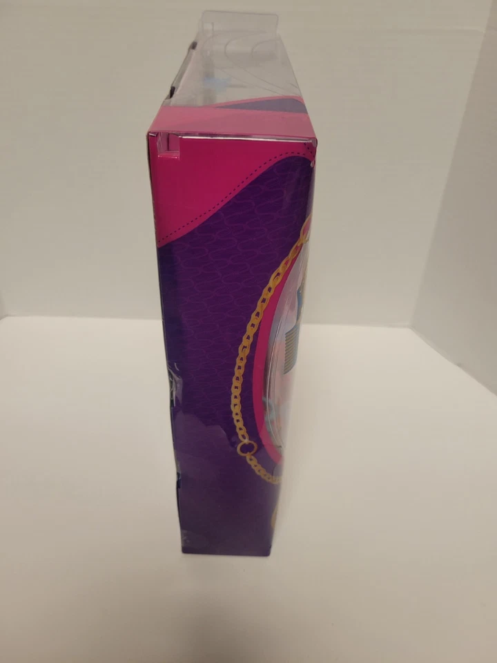 Barbie S.I.S.  Kara So In Style, Locks Of Looks -2009 Foto 4 de 4