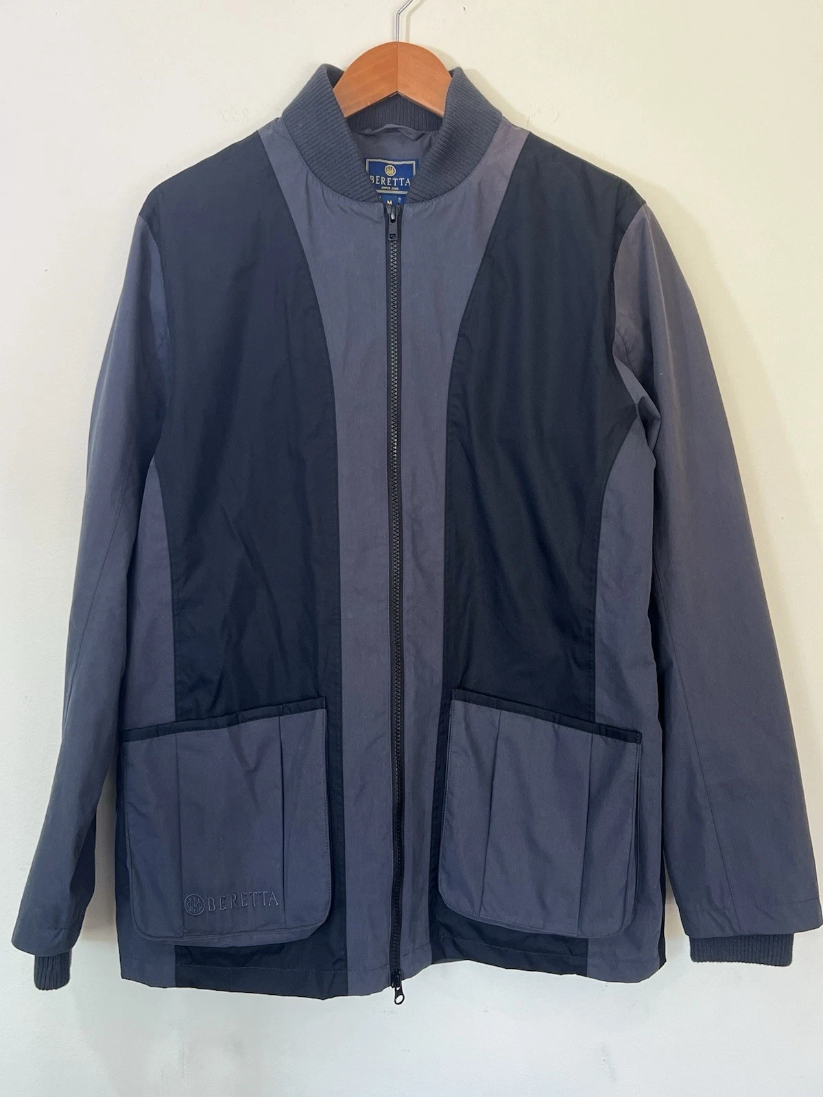 Beretta Bisley Waterproof Shooting Jacket Men's Size Medium Grey Black EUC - product detail image 1