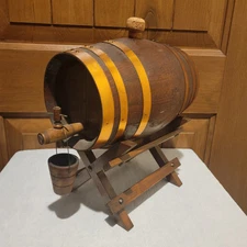1/2 Gallon-Wooden Whiskey, Bourbon & Wine Barrel/Dispenser