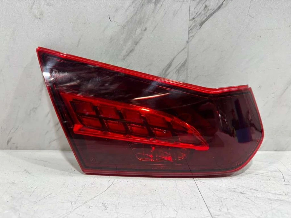 MERCEDES BENZ E300 E350 E43 AMG 2017-2023 LUZ TRASERA EXTERIOR OEM LH LADO IZQUIERDO LED Foto 2 de 4