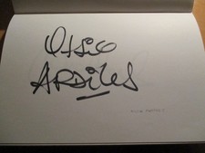 SIGNED OSSIE ARDILES  ARGENTINA  SPURS  PSG  Q.P.R  SWINDON  BLACKBURN