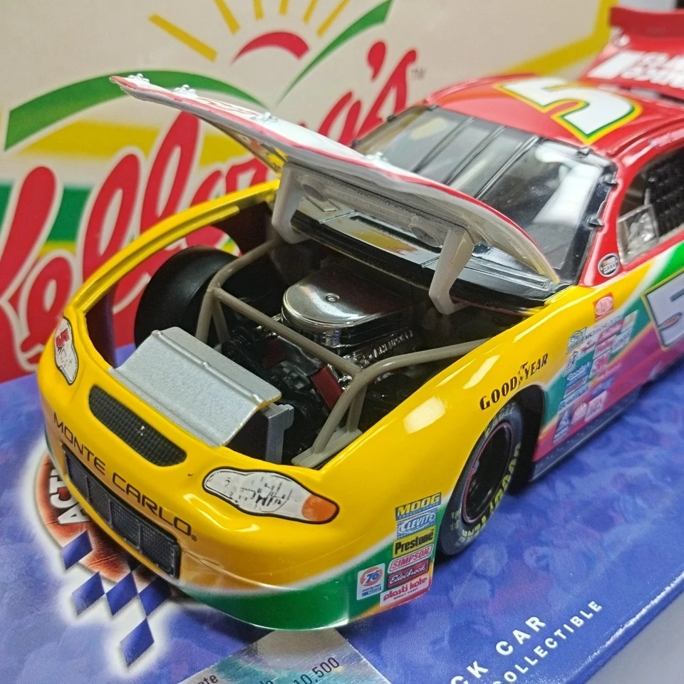 Terry Labonte #5 Kellogg's Corn Flakes 1998 Chevrolet Monte Carlo 1:24 Scale Die - Image 2 of 4