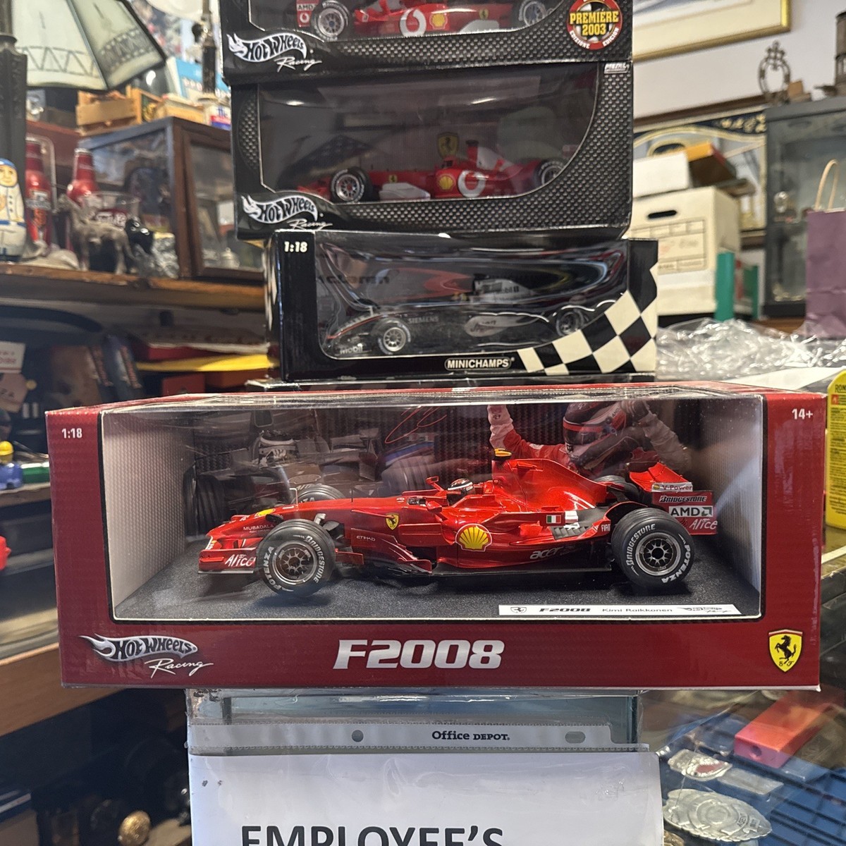Hot Wheels 1:18 , Collection Formule 1 , Ferrari F2008 Kimi