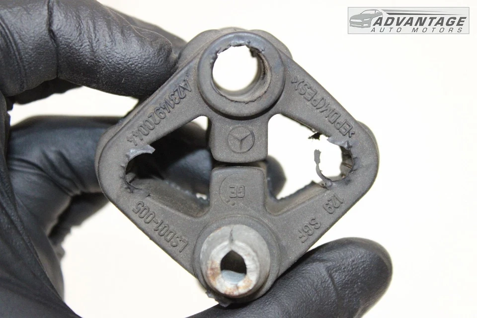 2014-2023 MERCEDES CLA250 C117 REAR EXHAUST MUFFLER PIPE HANGER & BRACKET OEM - Image 4 of 4