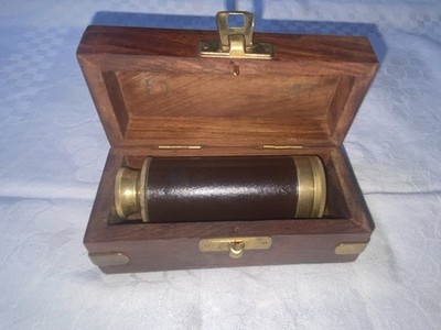 Brass and leather telescope in a wooden presentation box  * * READ DESCRIPTION *