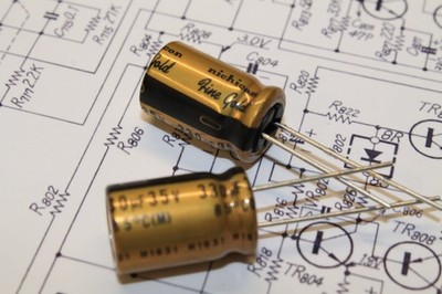 Genuine Nichicon UFG ''Fine Gold'' 330µF 35V Audio Grade Capacitors-Lot of 2