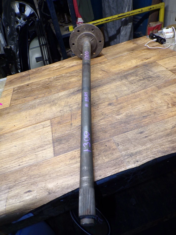 1982-1988 BLAZER JIMMY 4 X 4 ЗАДНИЙ ЛЕВЫЙ ВОДИТЕЛЬ ПРАВЫЙ ПАССАЖИРСКИЙ МОСТ ВАЛ - Изображение 2 из 4