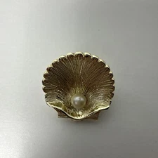 Unsigned Gold Tone Clam Shell With Faux Pearl Brooch Pin