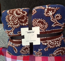 NEW VERA BRADLEY ESSENTIAL THROW BLANKET