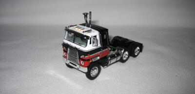 1/64 DCP 378 Transtar COE (Red/Black/White) With Chrome Rims