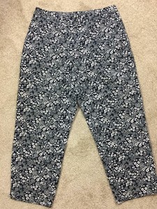 Liz-Sport-pants-size-14-blue-white-floral-Liz-Claiborne-34-x-27-ankle-short