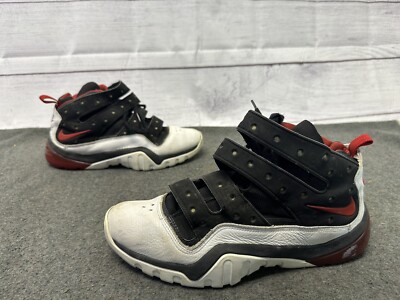 NIKE Air Zoom Sharkley Basketball Sneaker 318397-063 US Sz 12 Black Red White
