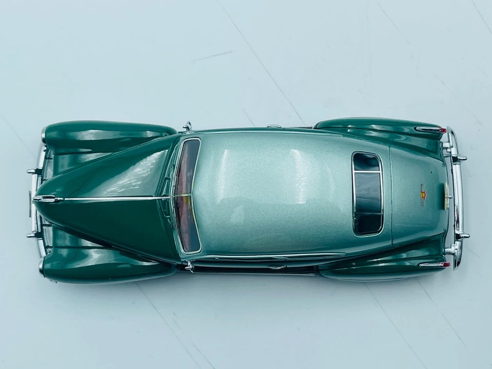 GLM 121301 CADILLAC Series 61 Coupé Sedanet 1941 1.43 - Photo 4/4