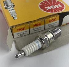 4x Pcs Genuine NGK Spark Plug BPR5ES 7734 thumbnail 2