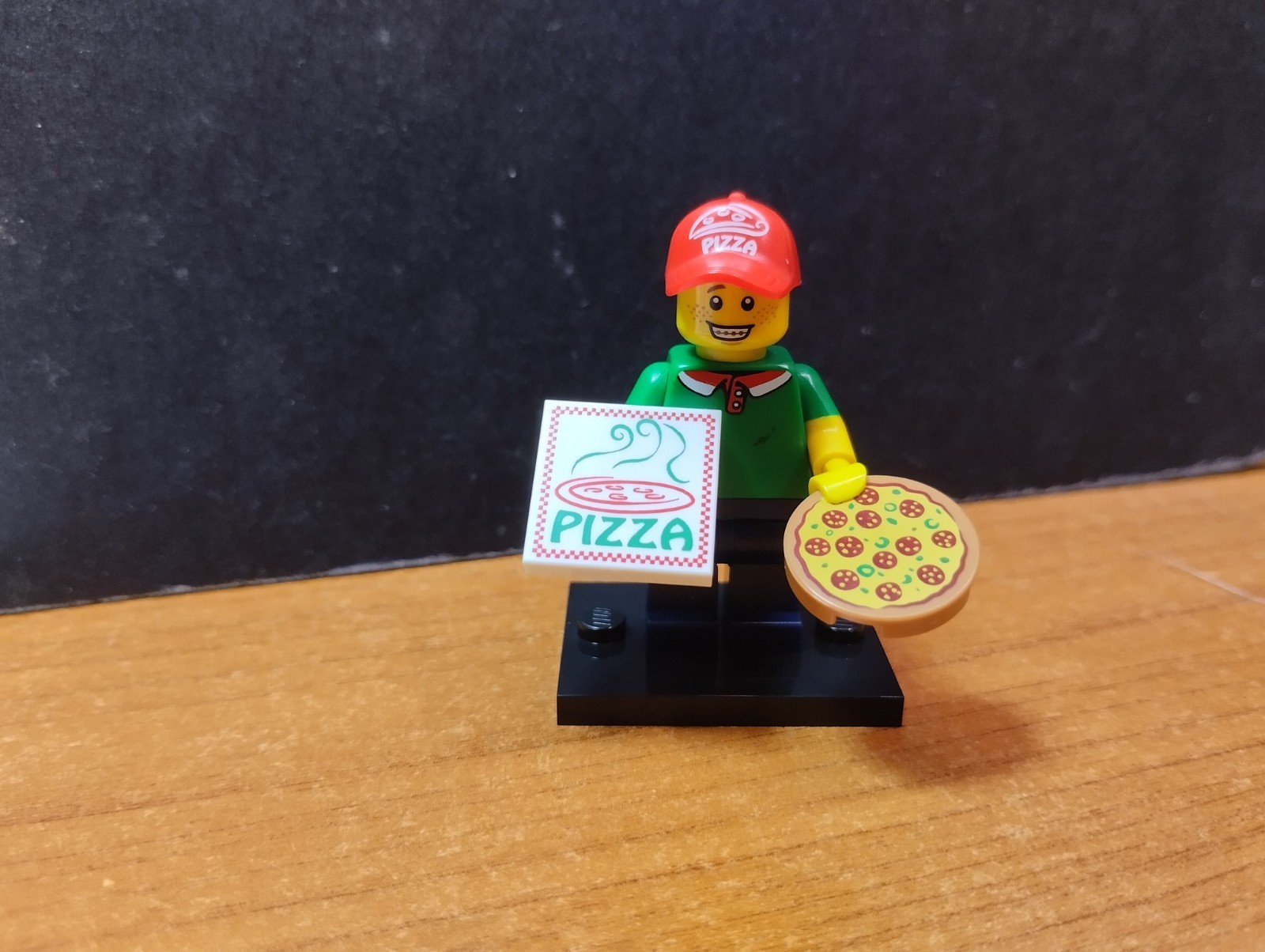 LEGO Minifigures Series 12 n° 11 Fattorino / Pizza Delivery Man #