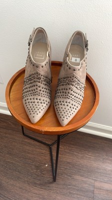 Kaari Blue Tan Studded Heels $27 Size: 9.5 |