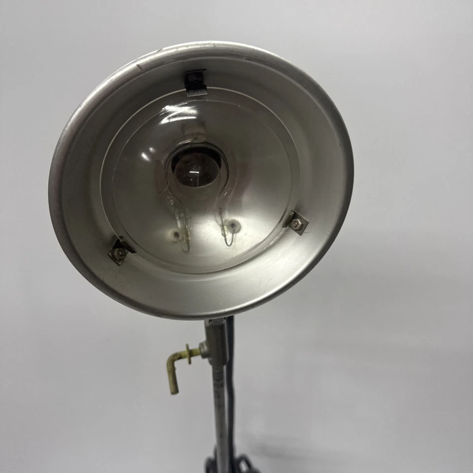 Vintage Photography Flashmaster Light Lamp Possible Repurpose Telescoping Tripod - Image 3 of 4