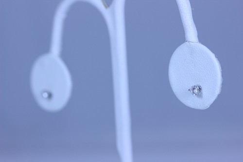 Hermosos pendientes de tachuelas de diamantes I1/I de oro blanco de 14 K ""MJG"" 0,22ctw 1,5"- 13124 - Imagen 4 de 6