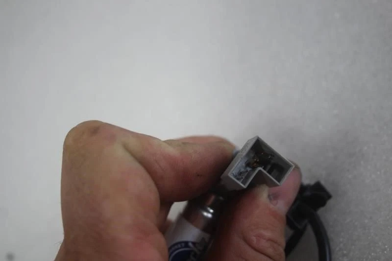 BMW 135i 2008 pasajero derecho cinturón de seguridad delantero hebilla negro Foto 2 de 4