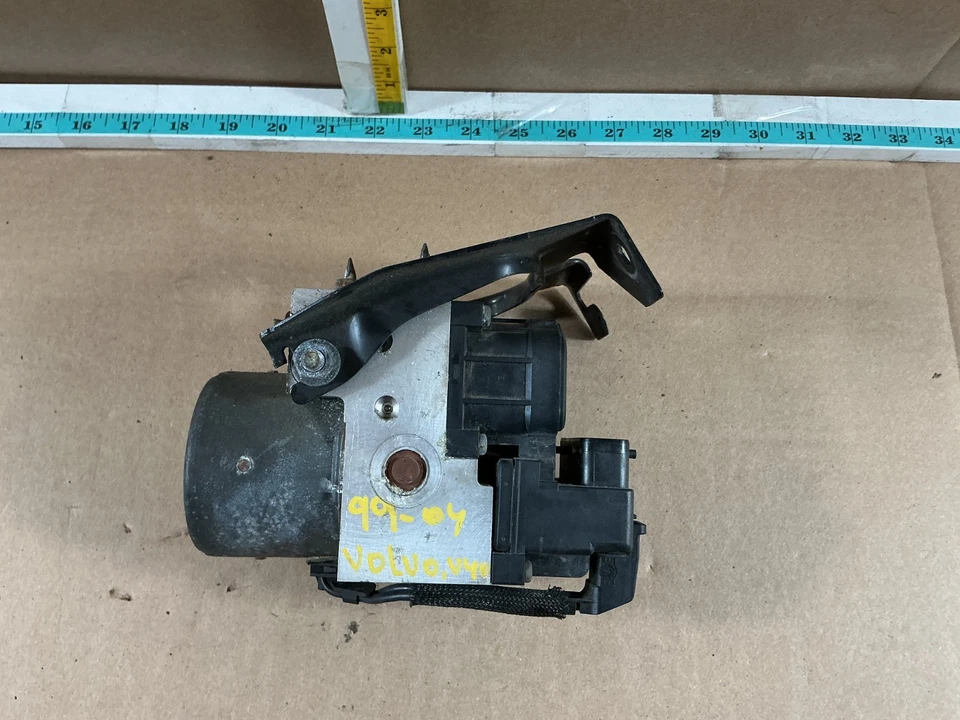 1999-2004 Volvo V40 ABS módulo de controle de bomba de freio antibloqueio 30857585 - Imagem 2 de 4